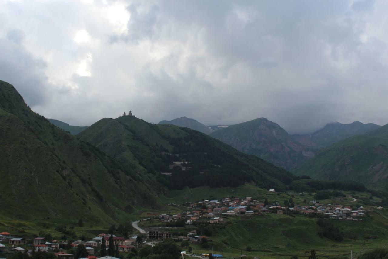 Rustaveli St11 Hotel Kazbegi Bagian luar foto