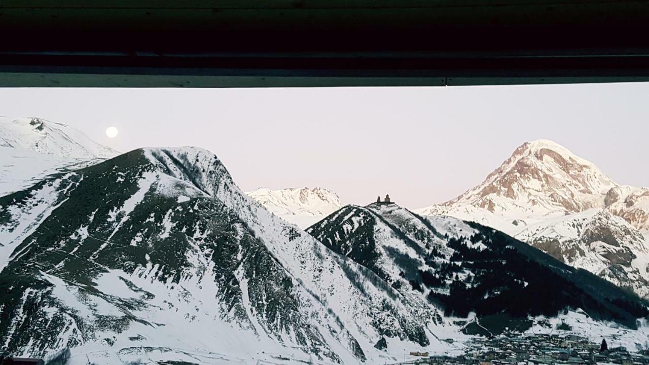 Rustaveli St11 Hotel Kazbegi Bagian luar foto